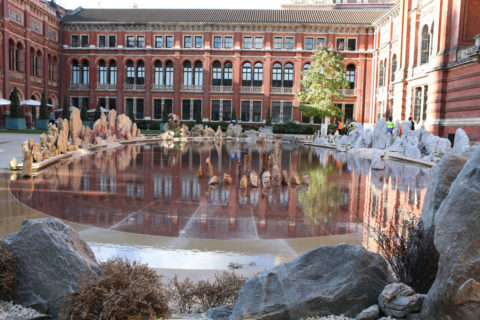 Figure 3. Xu Bing. Traveling to the Wonderland, 2013. http://en.cafa.com.cn/xu-bing-travelling-to-the-wonderland-unveiled-in-london.ht ml 